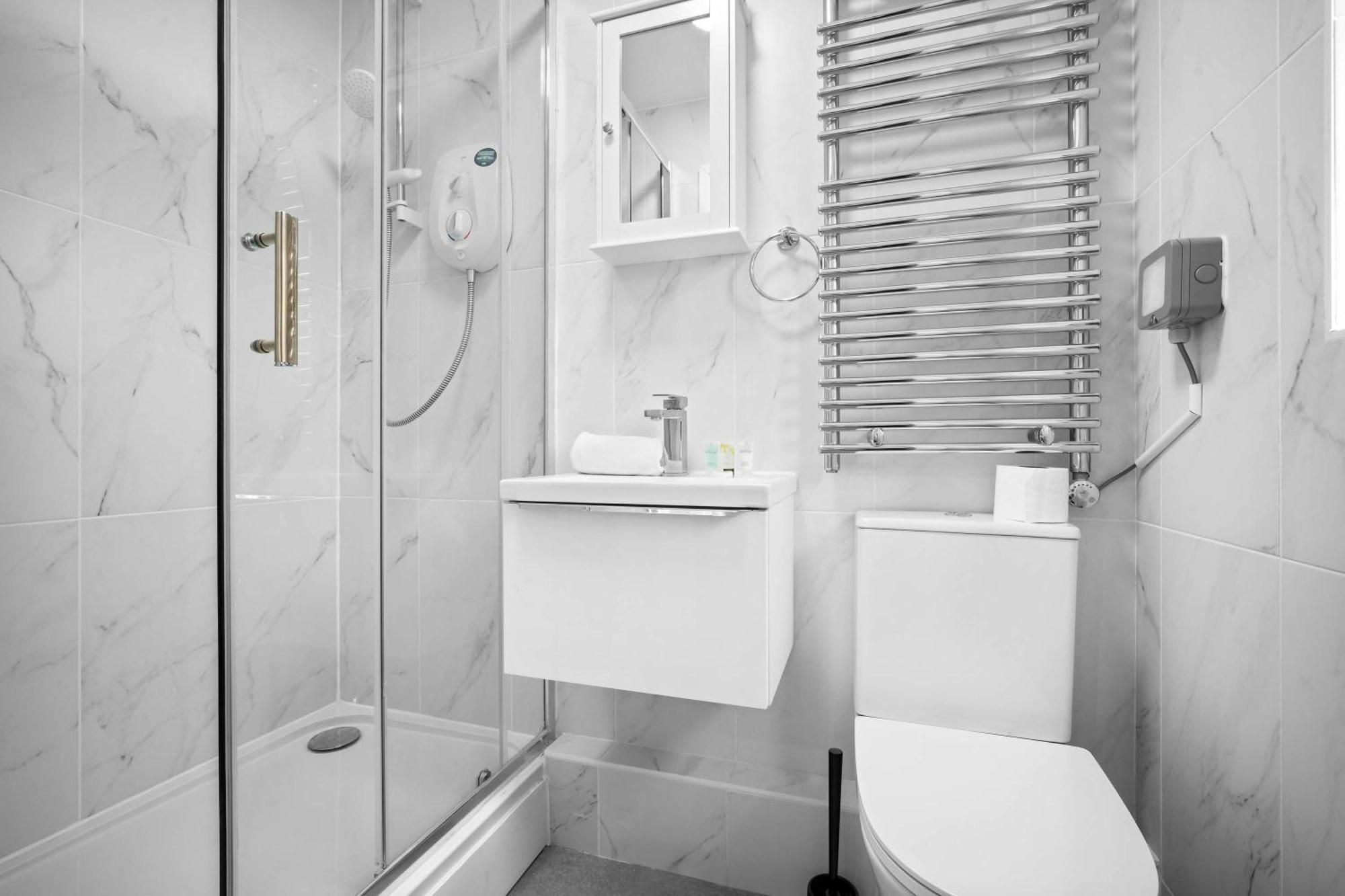 Luxury 3 Bedroom Apartment - Terrace - Near City Centre - Wifi - Smart Tv 1Mr Birmingham Exterior photo