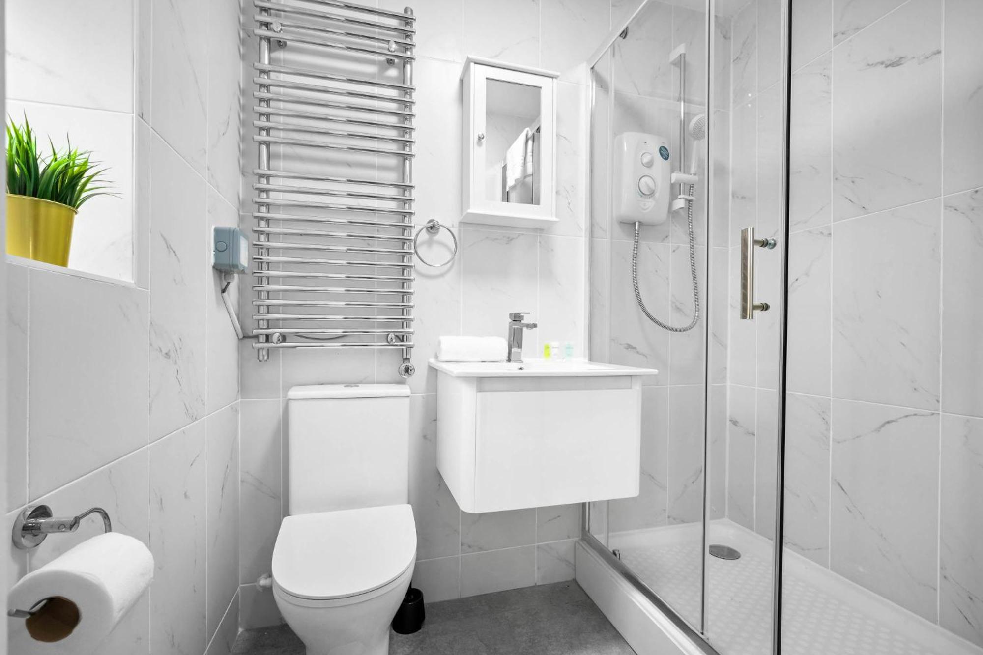 Luxury 3 Bedroom Apartment - Terrace - Near City Centre - Wifi - Smart Tv 1Mr Birmingham Exterior photo